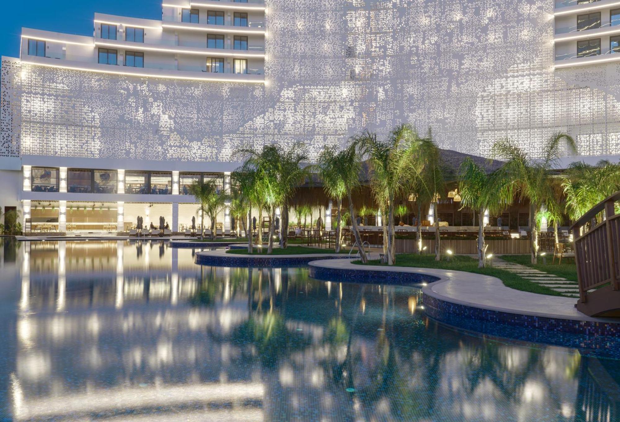 Grand Sapphire Resort & Casino Trikomo Екстериор снимка